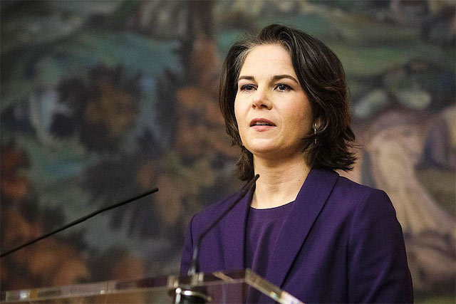 Свежие новости: До Києва прибула глава МЗС Німеччини Бербок