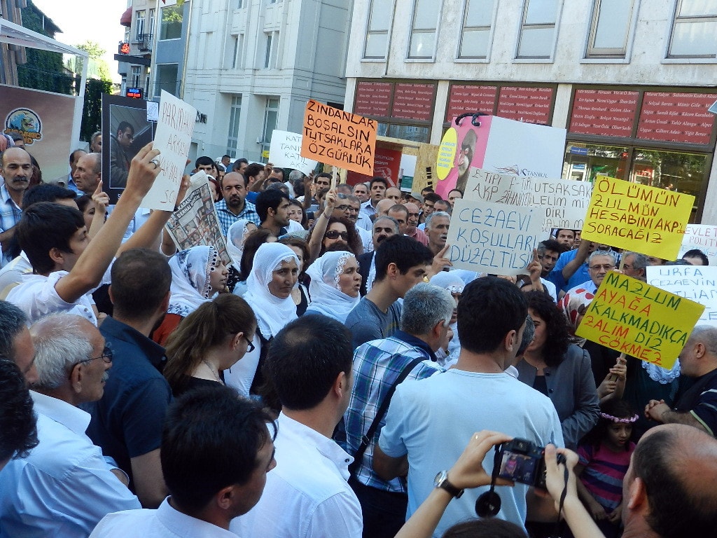 Свежие новости: Митинг в Стамбуле: протестуют против арестов