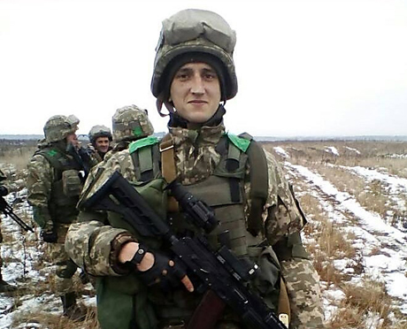 Свежие новости: На Донбассе снайпер боевиков застрелил украинского военнослужащего