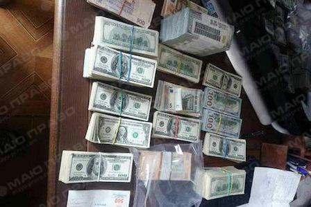 Свежие новости: В доме бывшего главы киевской налоговой нашли $1 млн, €250 тыс. и 2 кг золота