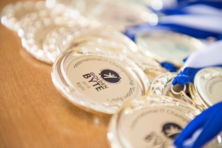 Свежие новости: Команда николаевской «Могилянки» победила в международном IT-конкурсе, создав уникальный медицинский прибор