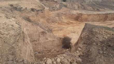 Свежие новости: В Очаковском районе неизвестные вывезли на 9,5 млн грн из карьера глины