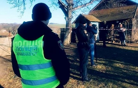 Свежие новости: На Буковине муж убил жену топором, задушил полуторагодовалую дочь и сдался полиции