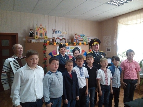 Свежие новости: Зустріч козаків Чорноморського округу імені Віталія Ракуленка у дитячій бібліотеці