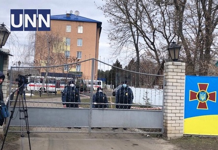 Свежие новости: Переселенцы из Донецка привезли продукты в санаторий в Новых Санжарах