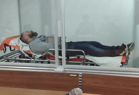 Свежие новости: Водителя Range Rover, который стал участником смертельного ДТП в Николаеве, доставили в суд на каталке