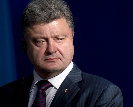 Свежие новости: Президенту доложили о вторжении танков России в Луганскую область