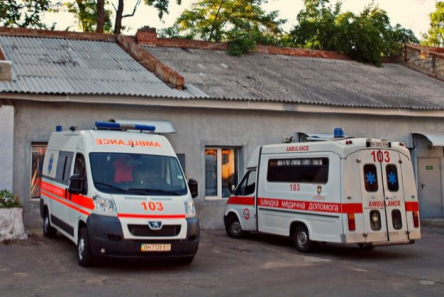 Свежие новости: 50 километров ехали 2,5 часа. В Одесской области женщину с пневмонией убили плохие дороги