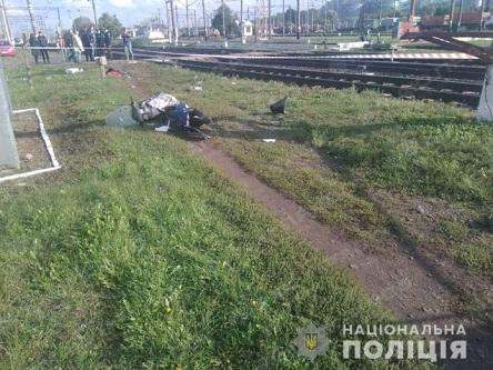 Свежие новости: Под Киевом поезд сбил женщину на мопеде