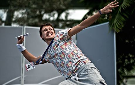 Свежие новости: В Украине пройдет чемпионат по запуску бумажных самолетиков