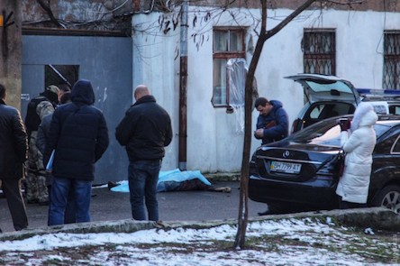 Свежие новости: В больнице умер раненный «стрелком с Новосельского» полицейский