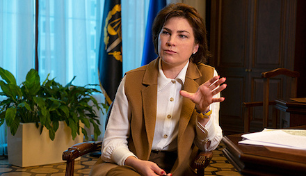 Свежие новости: Венедиктова рассказала, как ей на балкон квартиры скинули окровавленных мертвых птиц