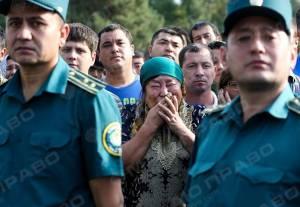 Свежие новости: Жители Ташкента вышли проводить Ислама Каримова в последний путь (Видео)