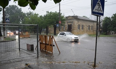 Свежие новости: В Николаеве начался сильный ливень: в центре «утонули» машины