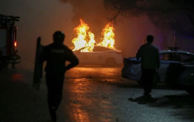 Свежие новости: Казахстан накаляется. Баррикады, штурмы и полиция на стороне народа: падет ли власть