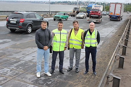 Свежие новости: Глава николаевской САД после саморазвода Ингульского моста привез на него «британского специалиста»