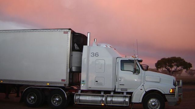 Свежие новости: С 1 июня в Украине ограничат движение грузовиков