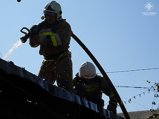 Свежие новости: Миколаївець отримав опіки, коли намагався погасити пожежу в літній кухні