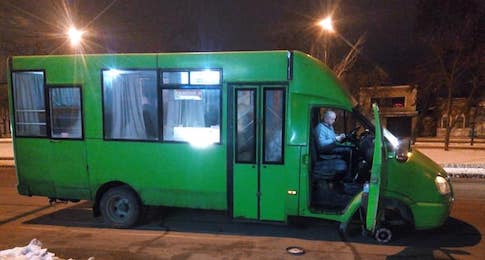 Свежие новости: В Николаеве у маршрутки на ходу отпало колесо
