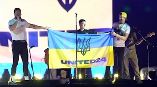 Свежие новости: Imagine Dragons запросили на сцену у Варшаві 14-річного Сашка з Миколаївської області