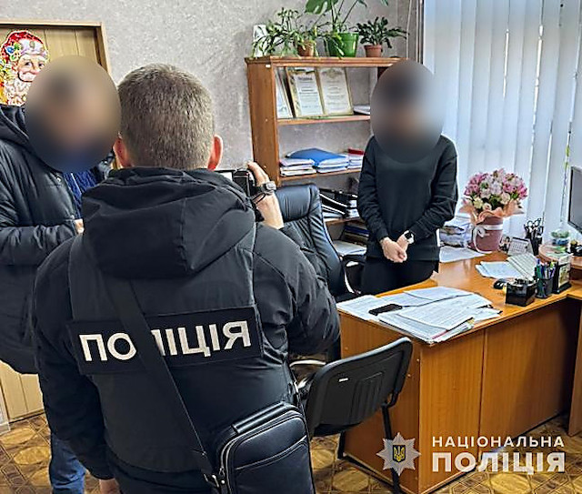Свежие новости: В Кривому Розі затримали чиновницю, яка збирала «відкати» з ремонтів укриттів в навчальних закладах
