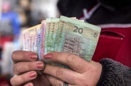 Свежие новости: В Украине снизилась средняя зарплата